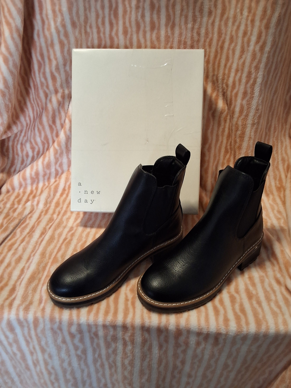 Womens Kensie Black Chelsea Boots
